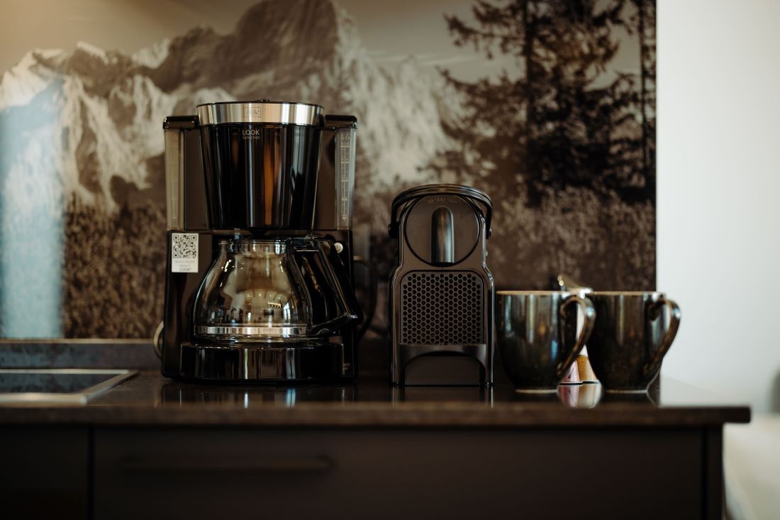 Filterkaffeemaschine und Nespresso-Maschine für den entspannten Kaffee am Morgen