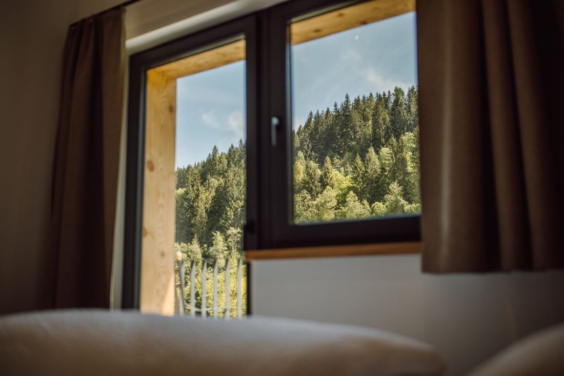 Schlafzimmer mit Waldblick