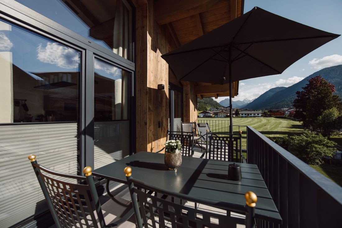 Balkon mit herrlicher Aussicht auf das Flachautal